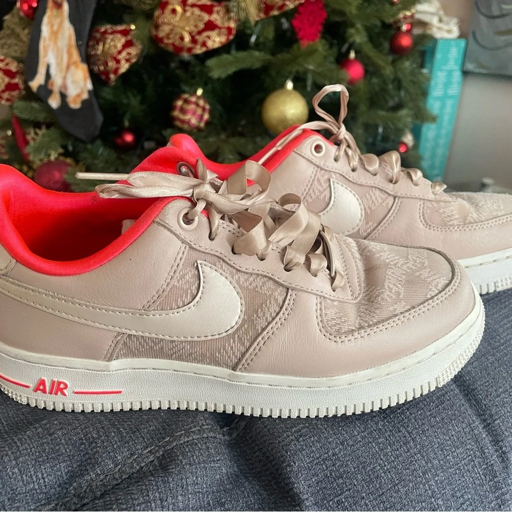 NIKE AIR Beige and Red Sneakers - Picture 1 of 4